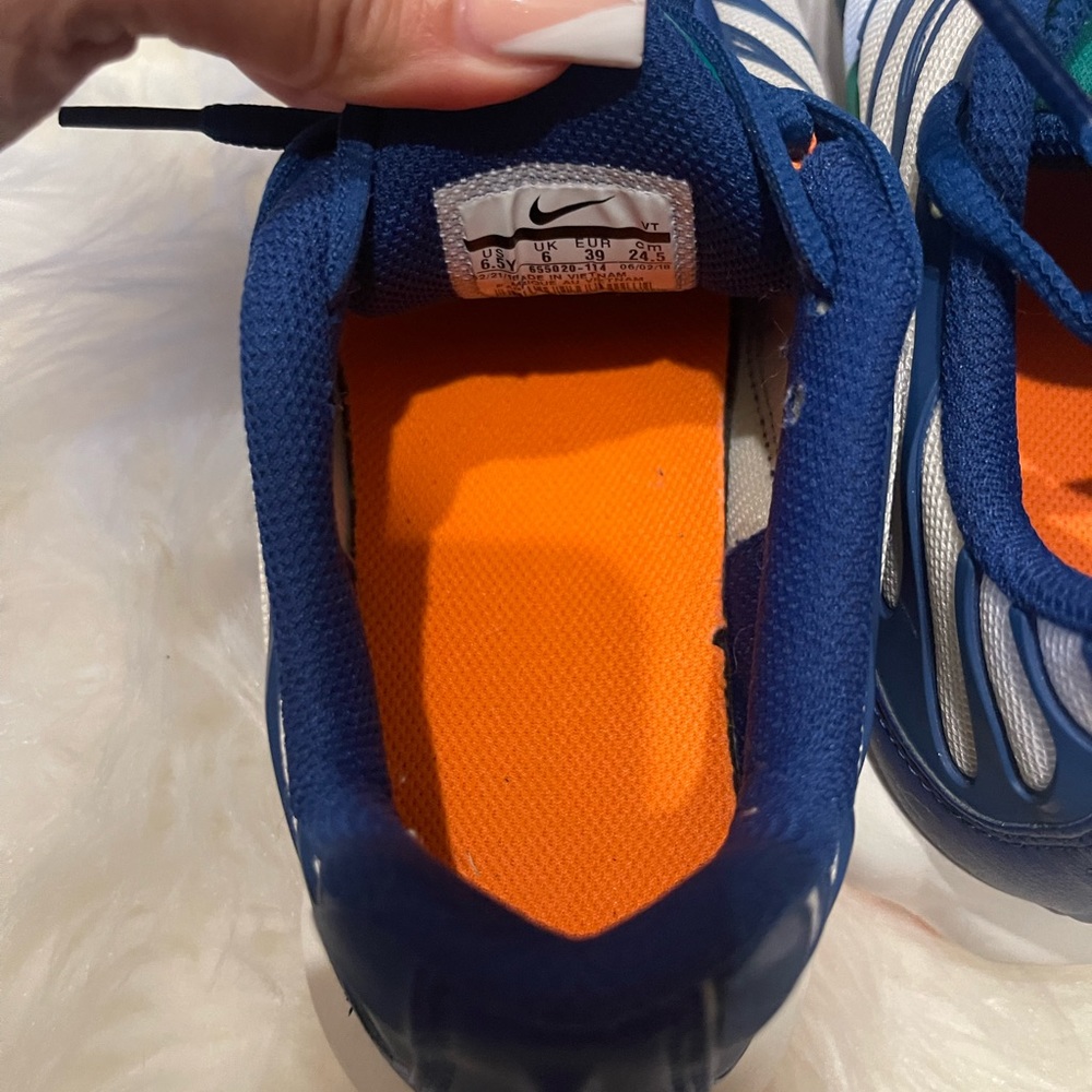 Air Max Plus - Picture 8 of 11
